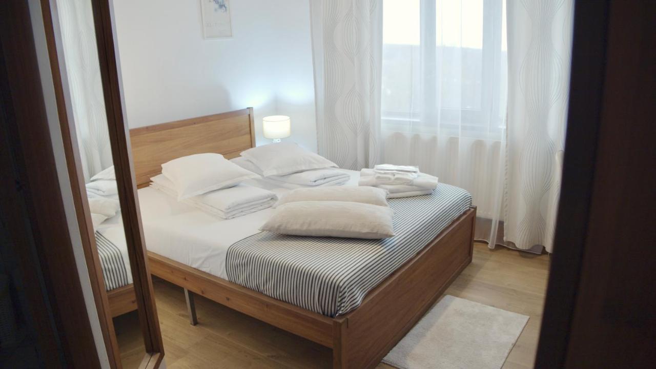 Hotel Casa Colinelor Urlati Esterno foto
