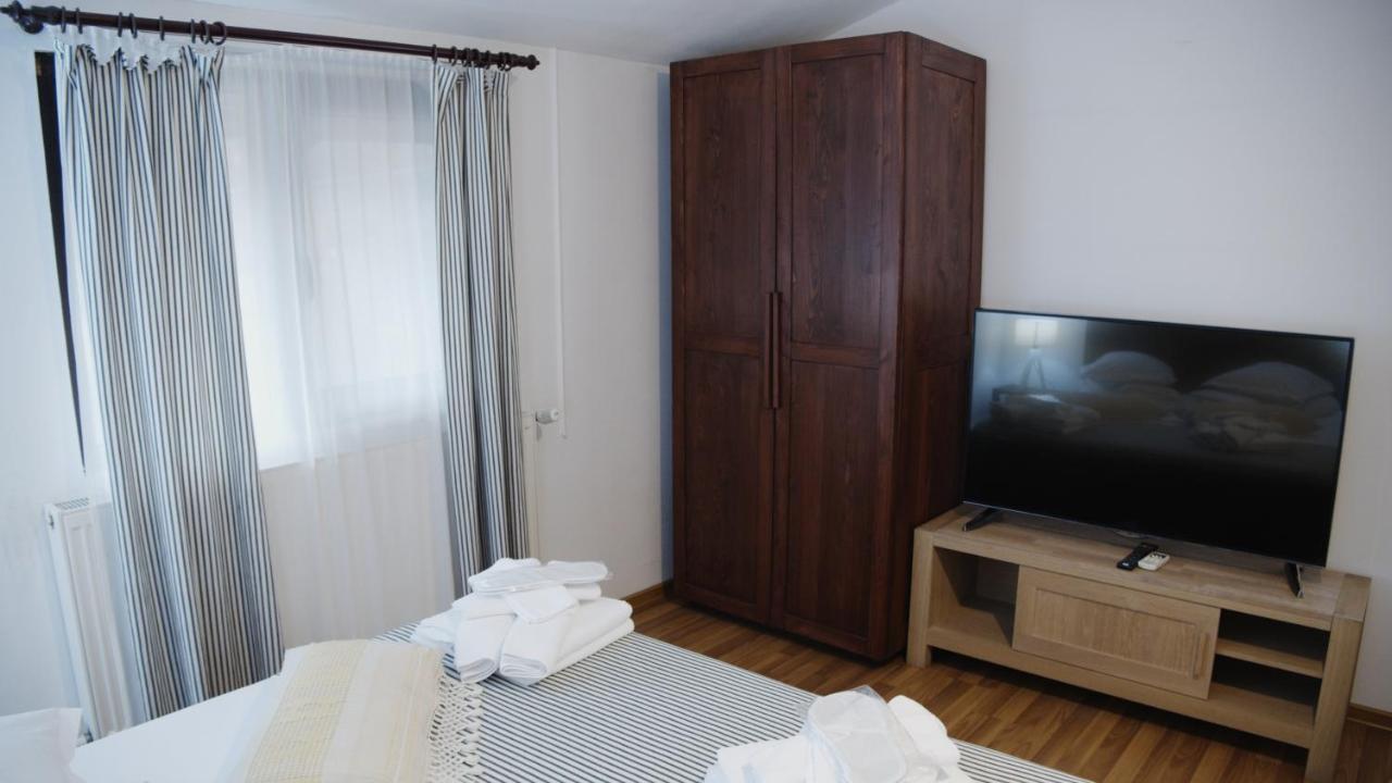 Hotel Casa Colinelor Urlati Esterno foto