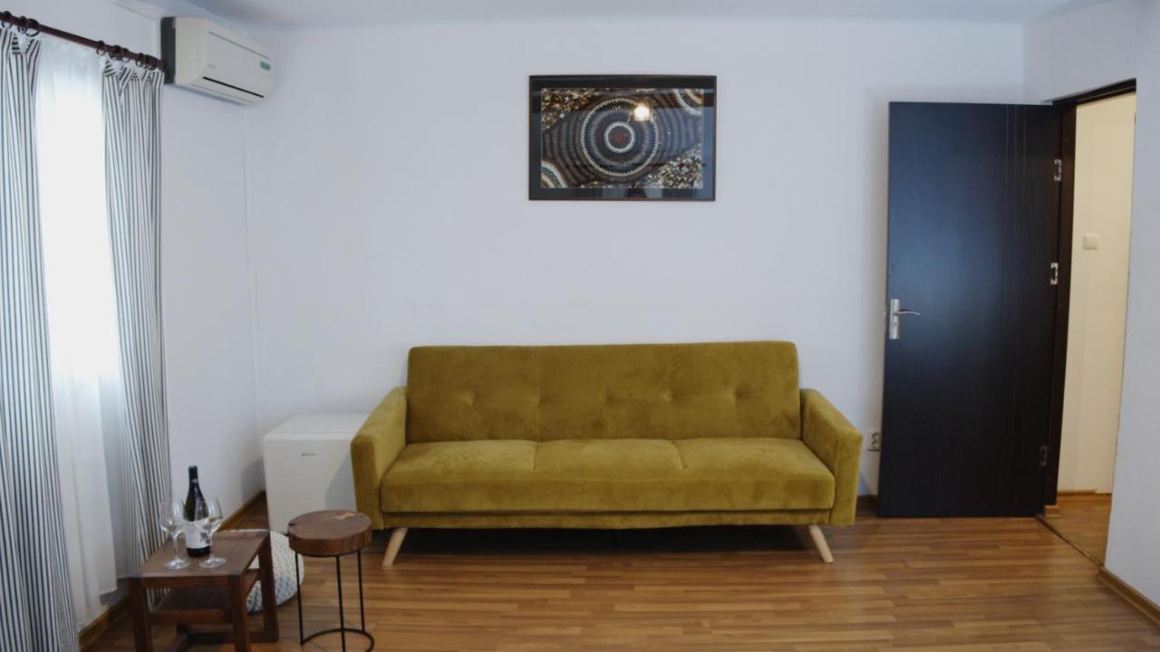 Hotel Casa Colinelor Urlati Esterno foto