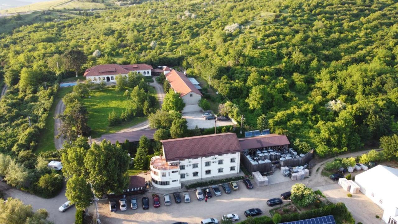 Hotel Casa Colinelor Urlati Esterno foto