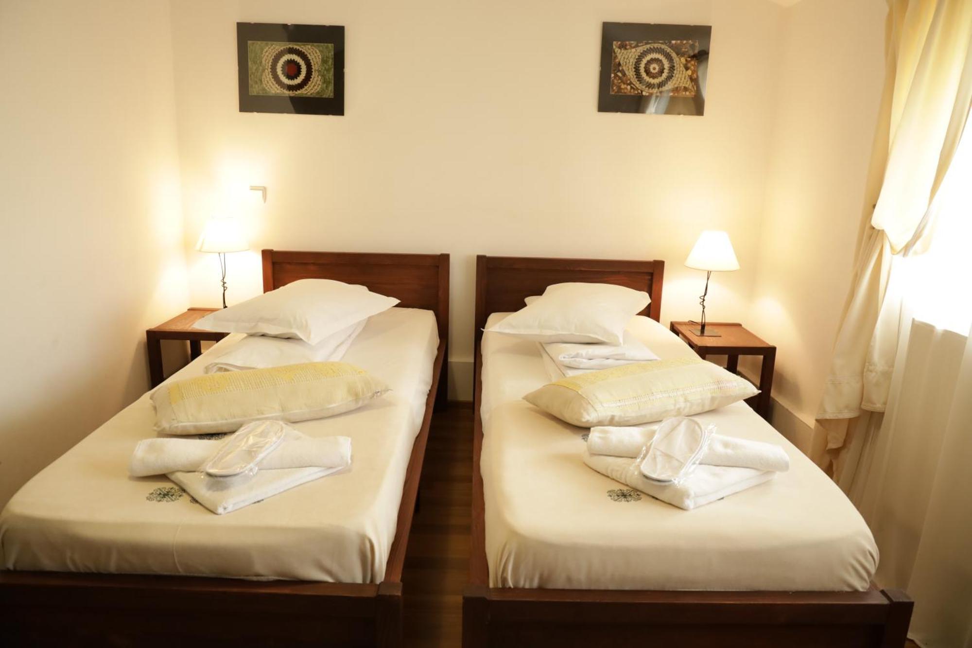 Hotel Casa Colinelor Urlati Esterno foto