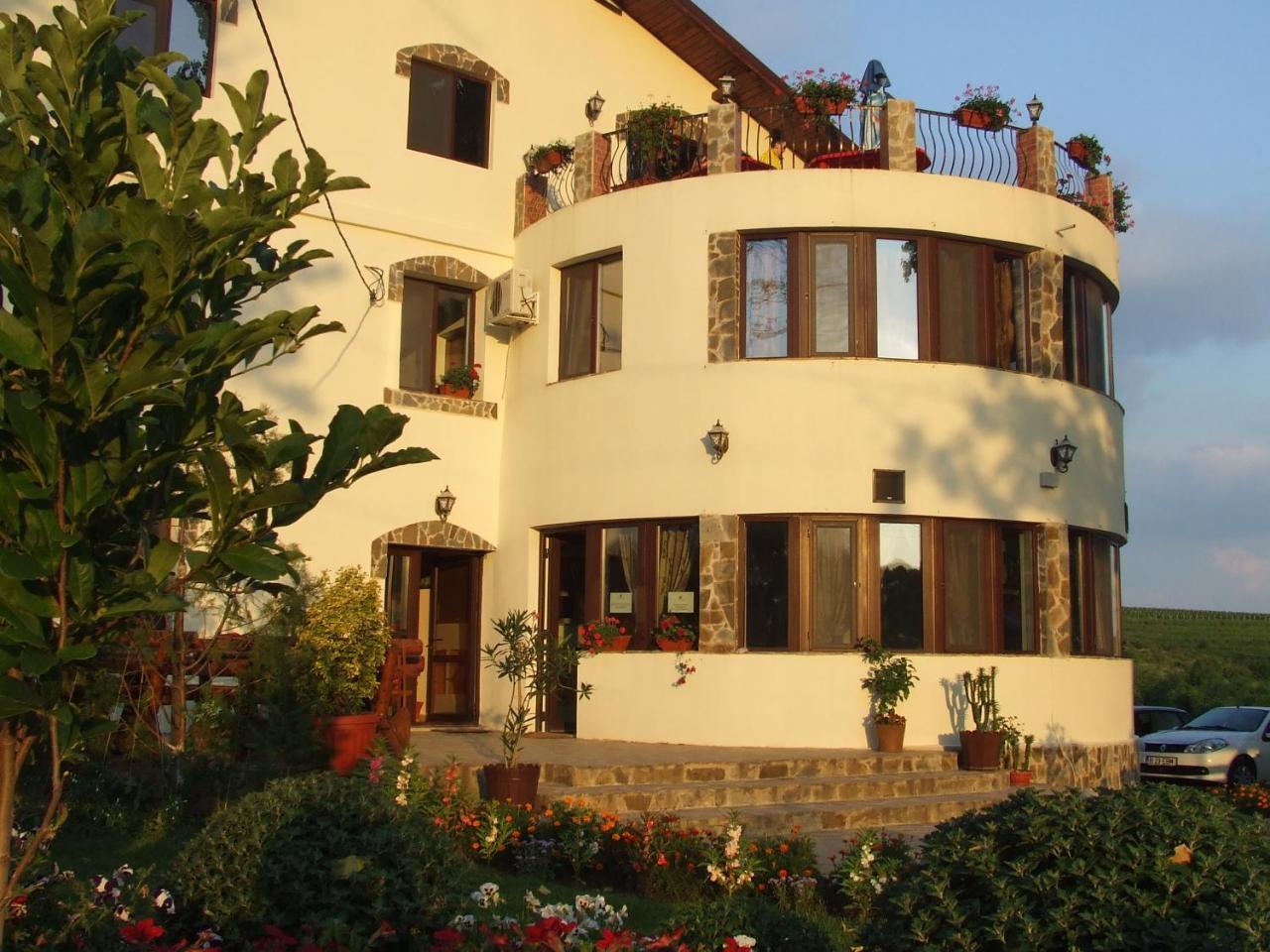 Hotel Casa Colinelor Urlati Esterno foto